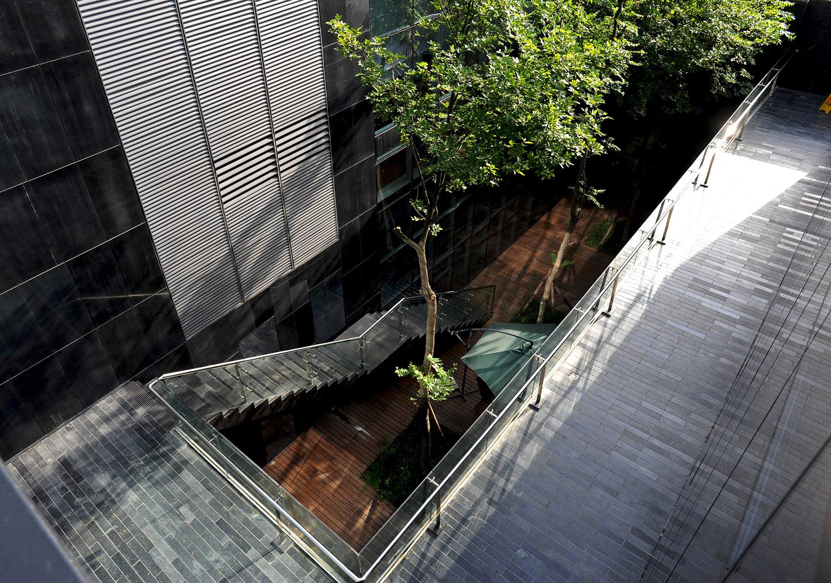 003-museum-of-contemporary-arts-china-by-jiakun-architects.jpg