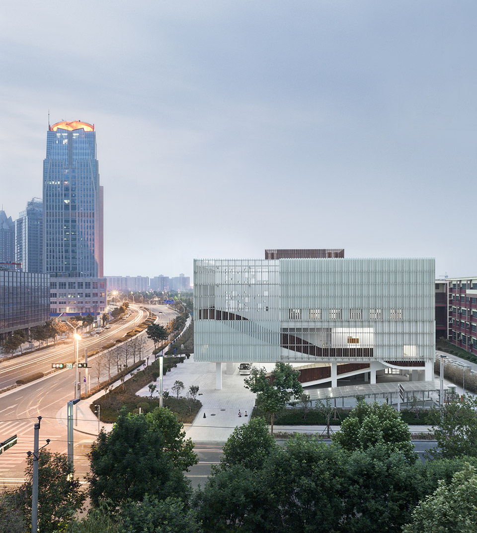 017-zhengdong-district-urban-planning-exhibition-hall-in-zhengzhou-china-by-azl-.jpg