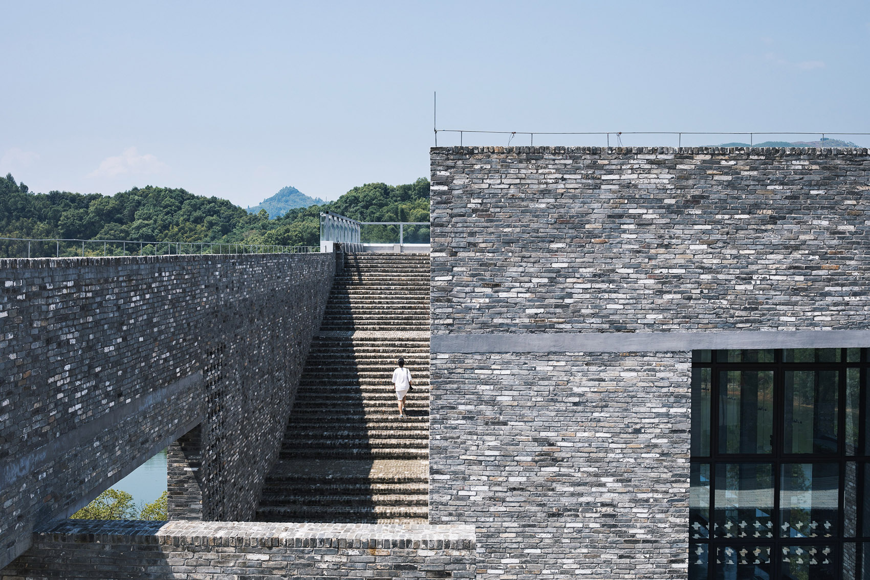 014-riverside-academy-epigraphy-museum-china-by-tanghua-architectassociates.jpg