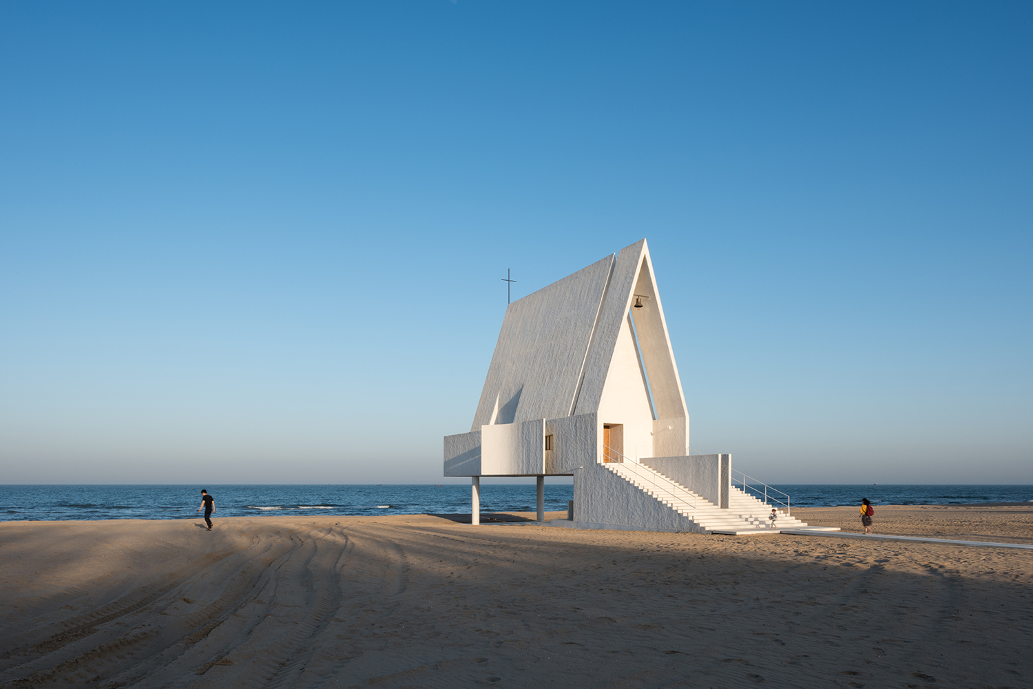011-seashore-chapel-china-by-vector-architects.jpg