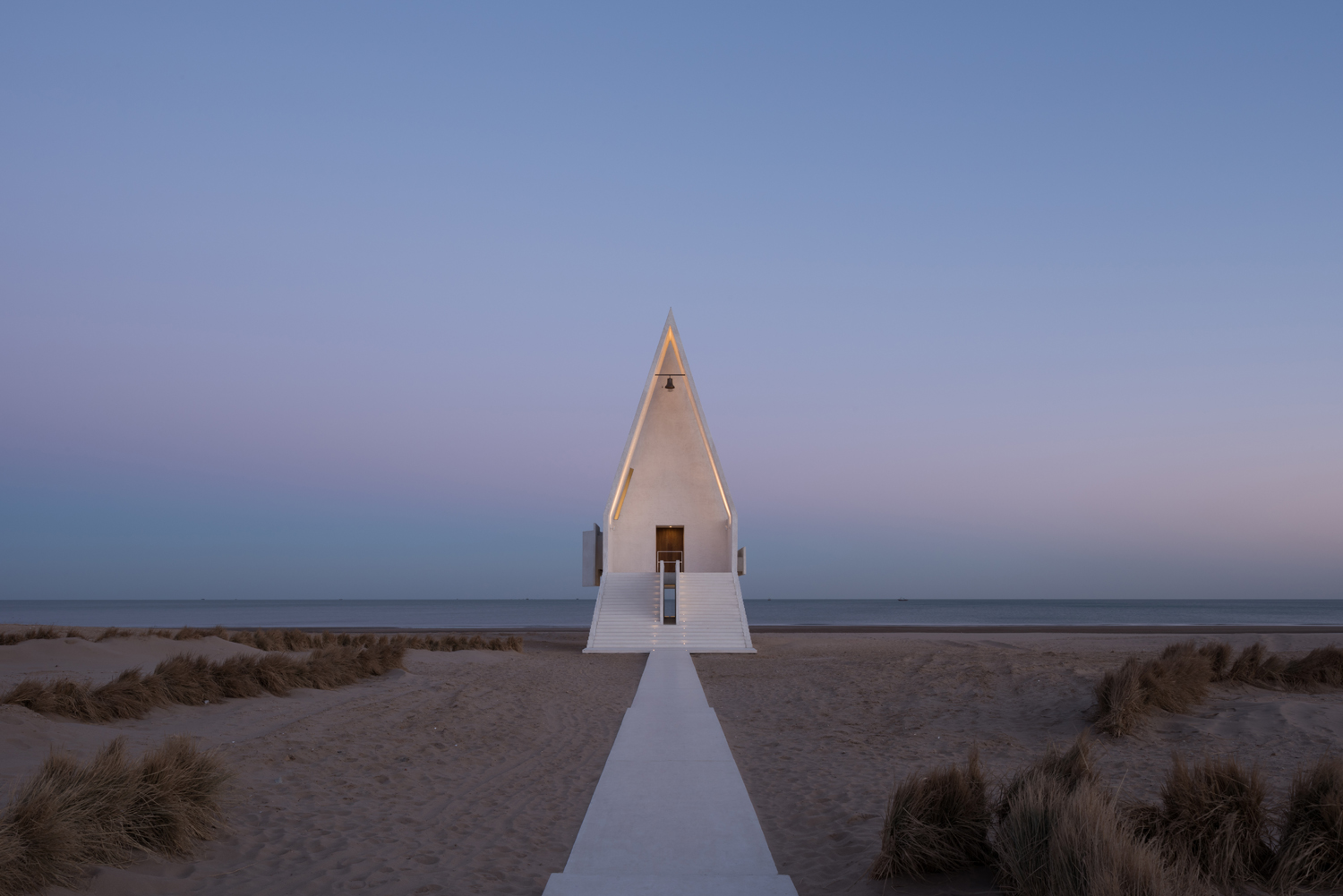 006-seashore-chapel-china-by-vector-architects.jpg