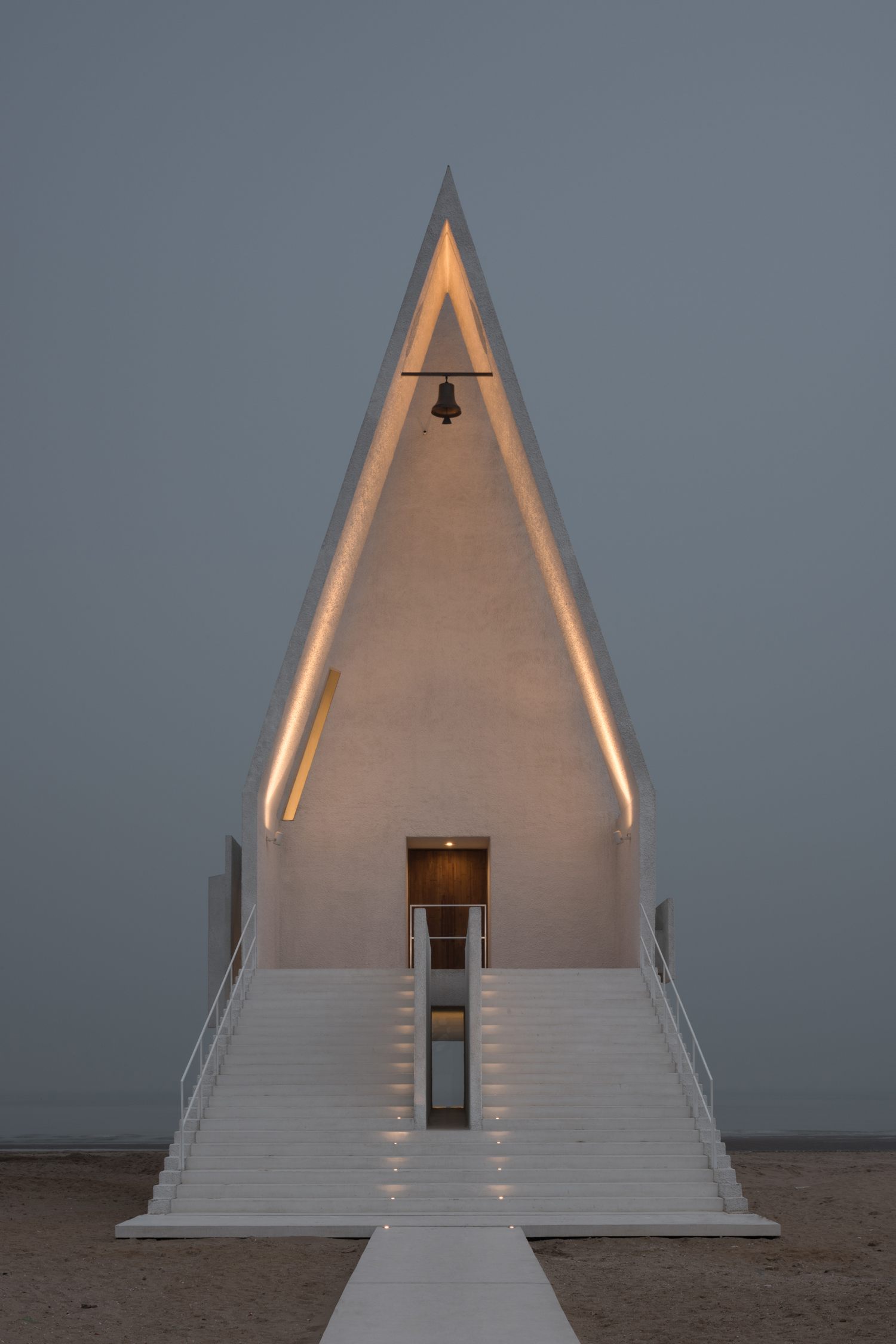 009-seashore-chapel-china-by-vector-architects.jpg