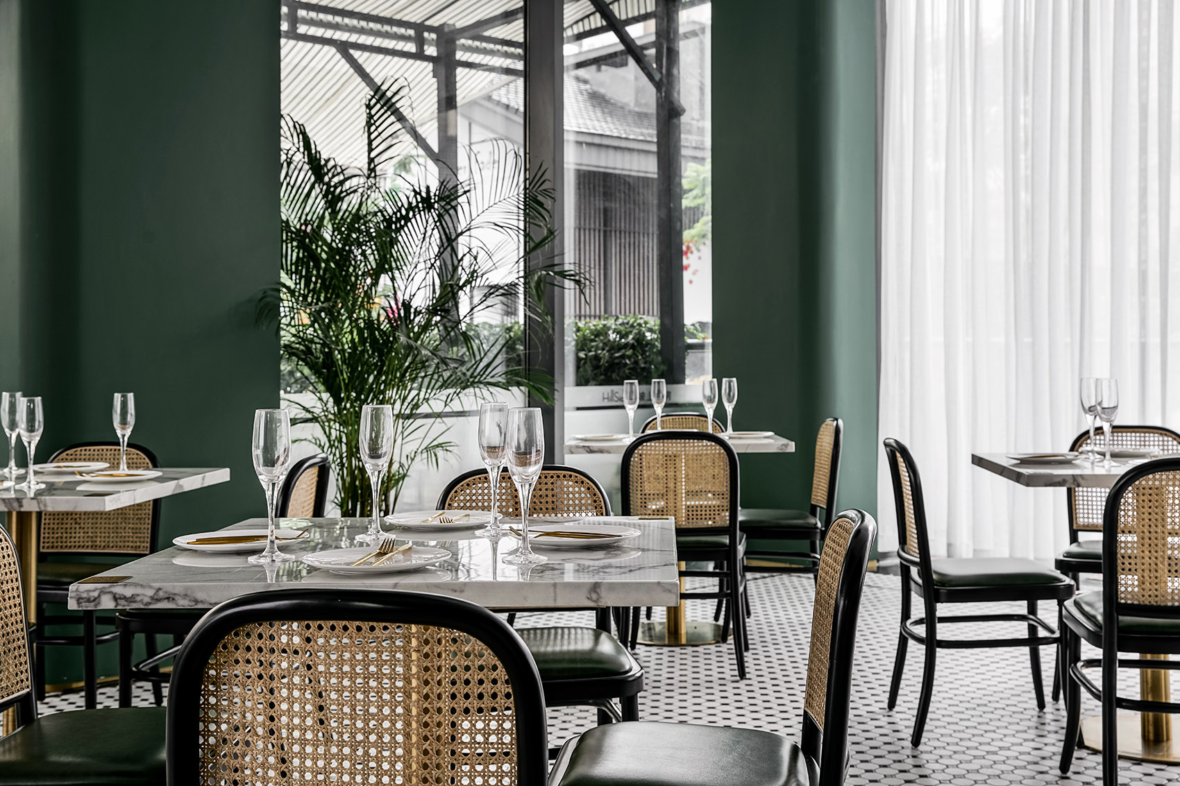 13-hillside-restaurant-by-geemo-studio.jpg