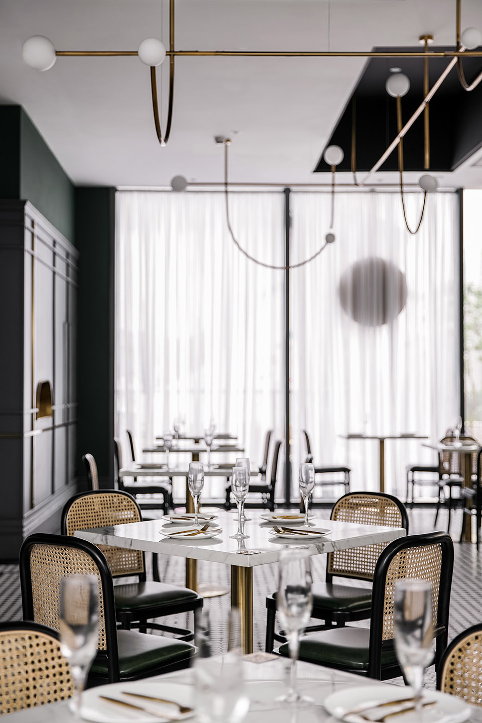 12-hillside-restaurant-by-geemo-studio.jpg