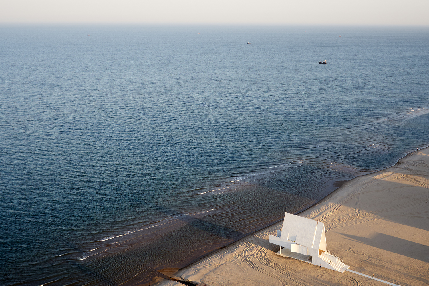 001-seashore-chapel-china-by-vector-architects.jpg