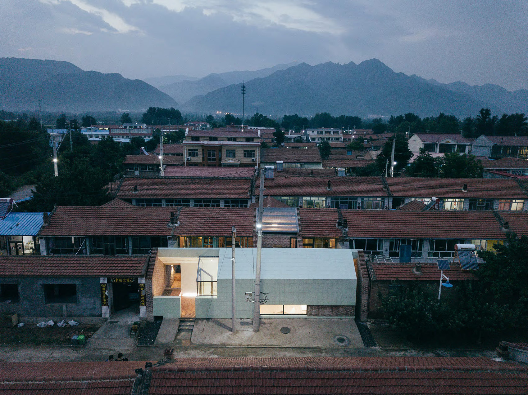 001-intertwine-house-beijing-china-by-wonder-architects.jpg