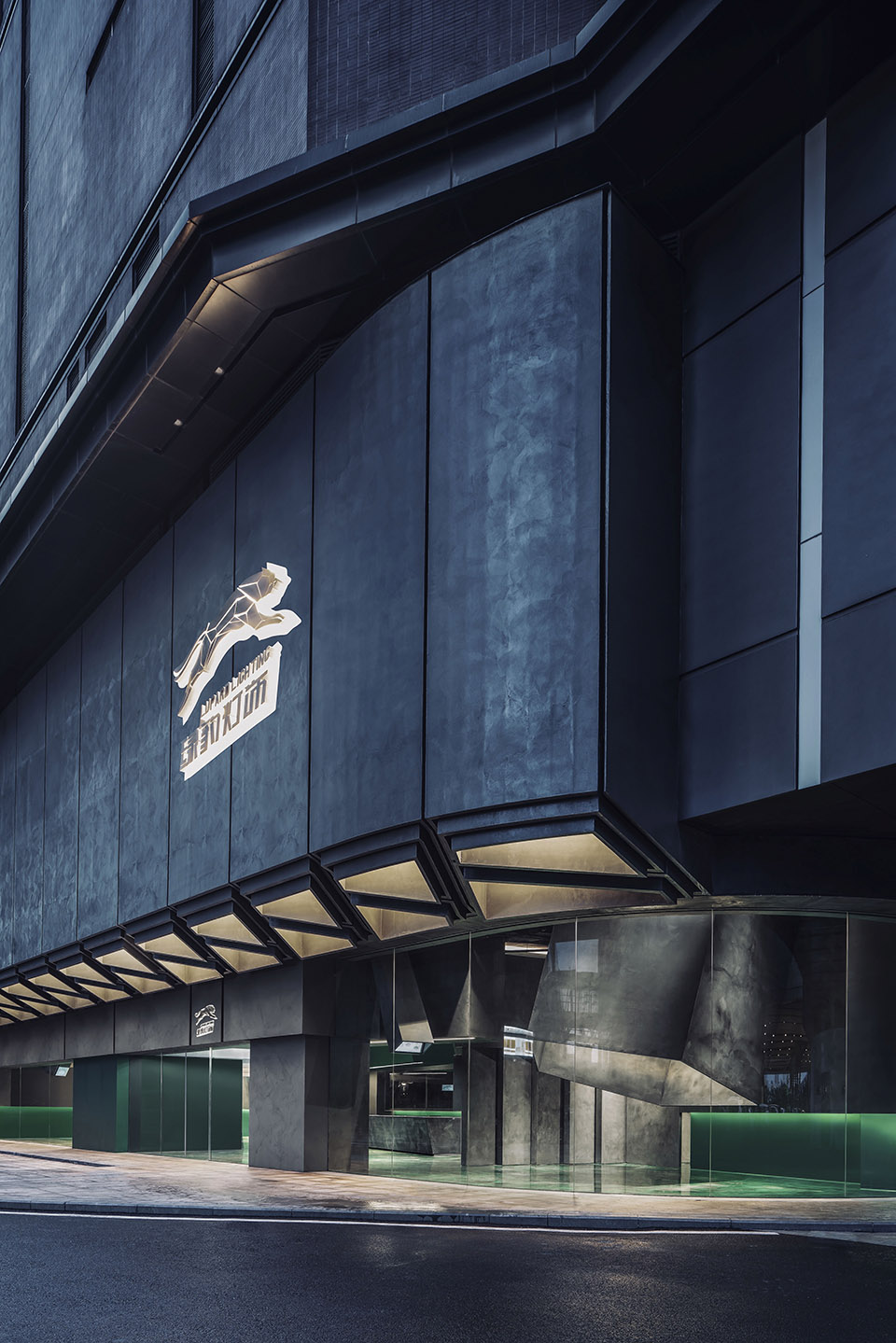 004-zhongshan-lupard-lighting-flagship-store-china-by-cun-design.jpg