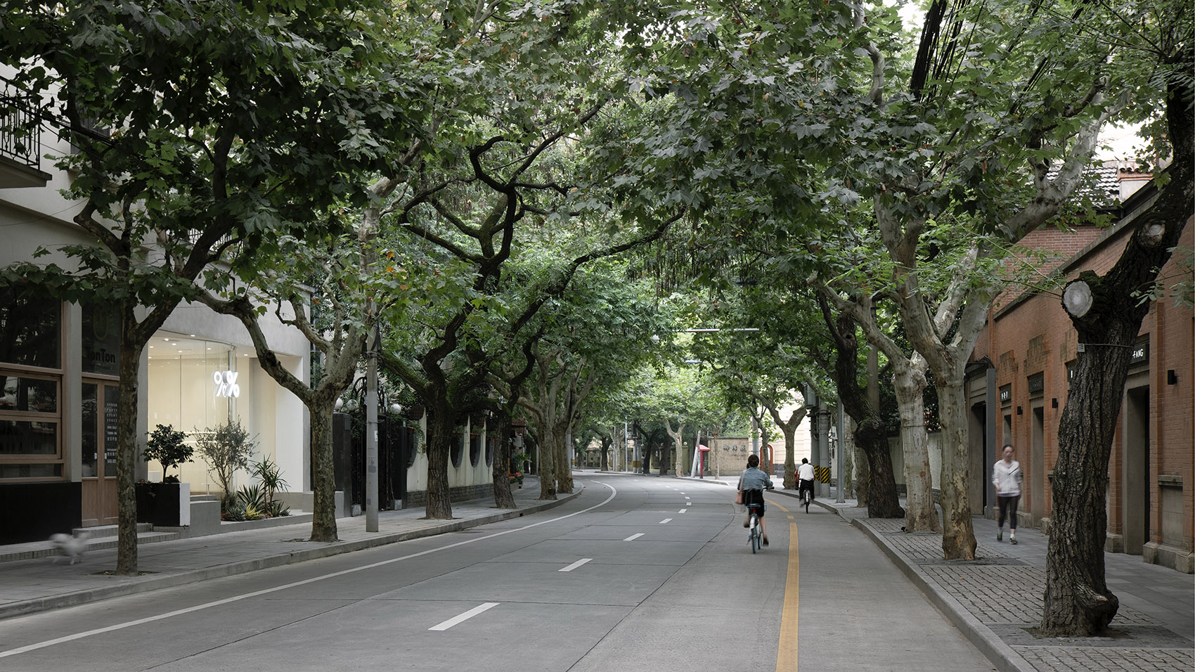 9-arabica-west-jianguo-road-shanghai-by-b-l-u-e-architecture-studio.jpg